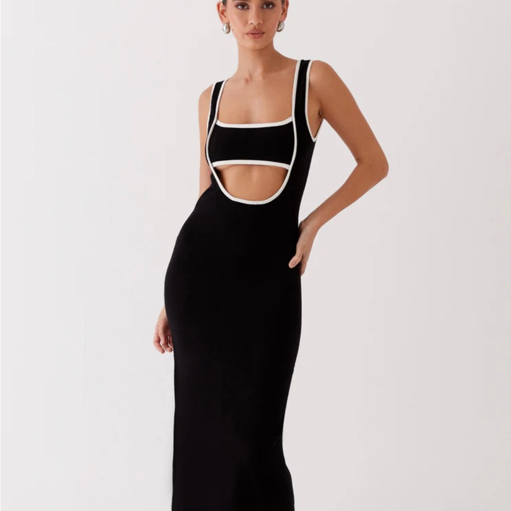 Black and White Backless Bodycon Dress with Square Neck